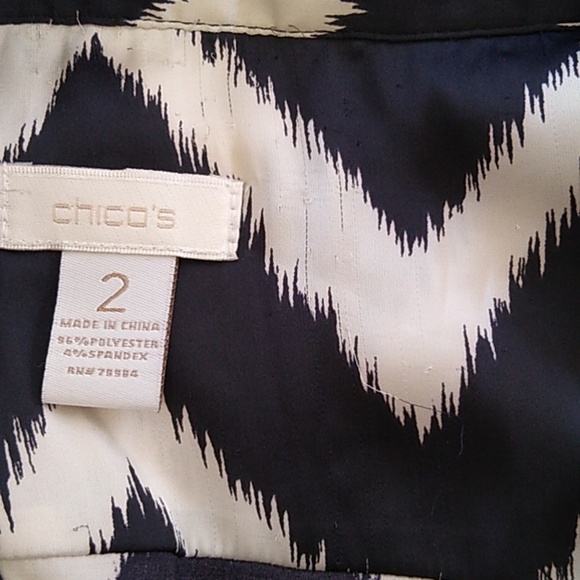 Chico's Black and White Chevron Split Neck Popover - Vanity Size 2/US L - Picture 15 of 16